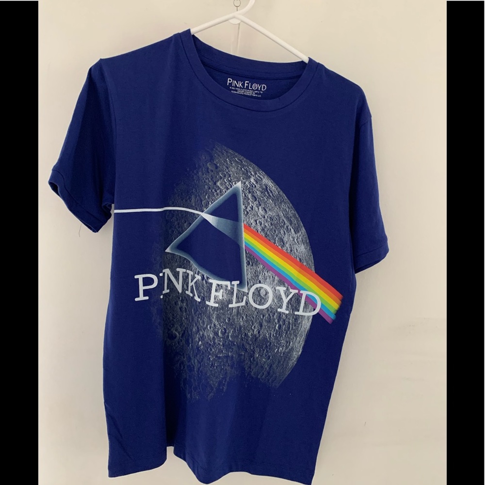 Men’s NWOT Pink Floyd blue tee shirt size Medium